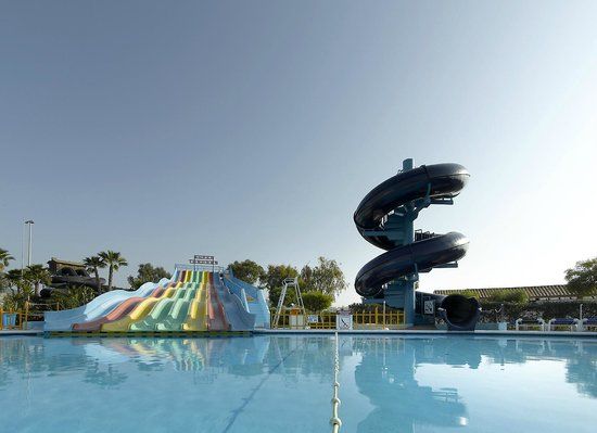 el Parque acuático Aguamar